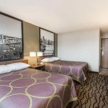 Super 8 By Wyndham Bedford Hotell Eksteriør bilde