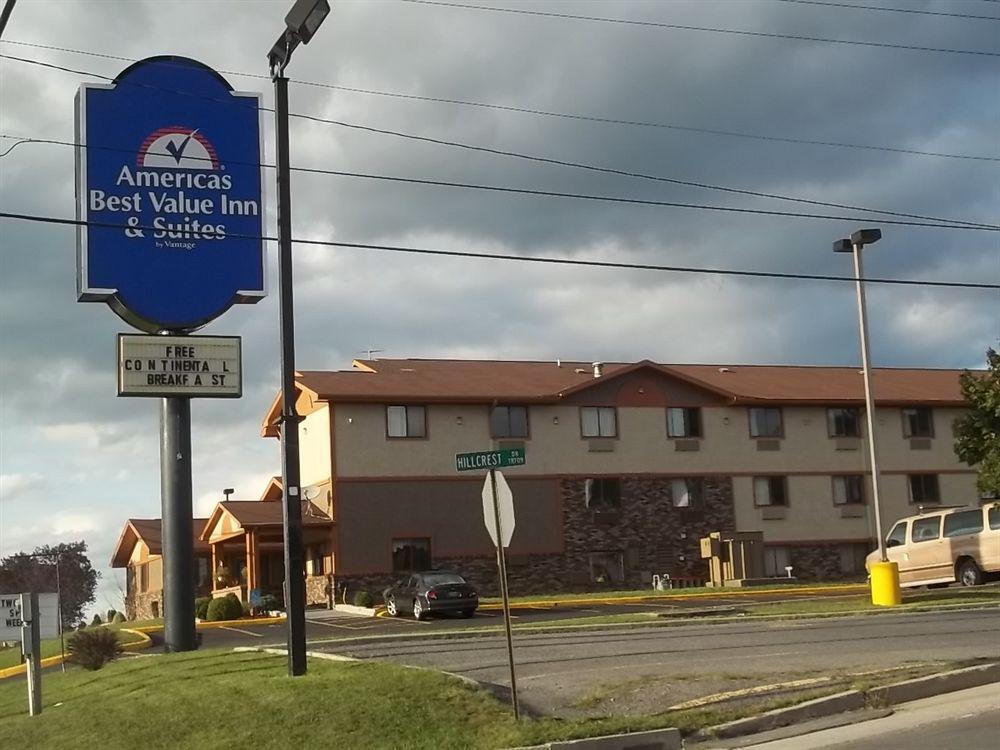 Super 8 By Wyndham Bedford Hotell Eksteriør bilde