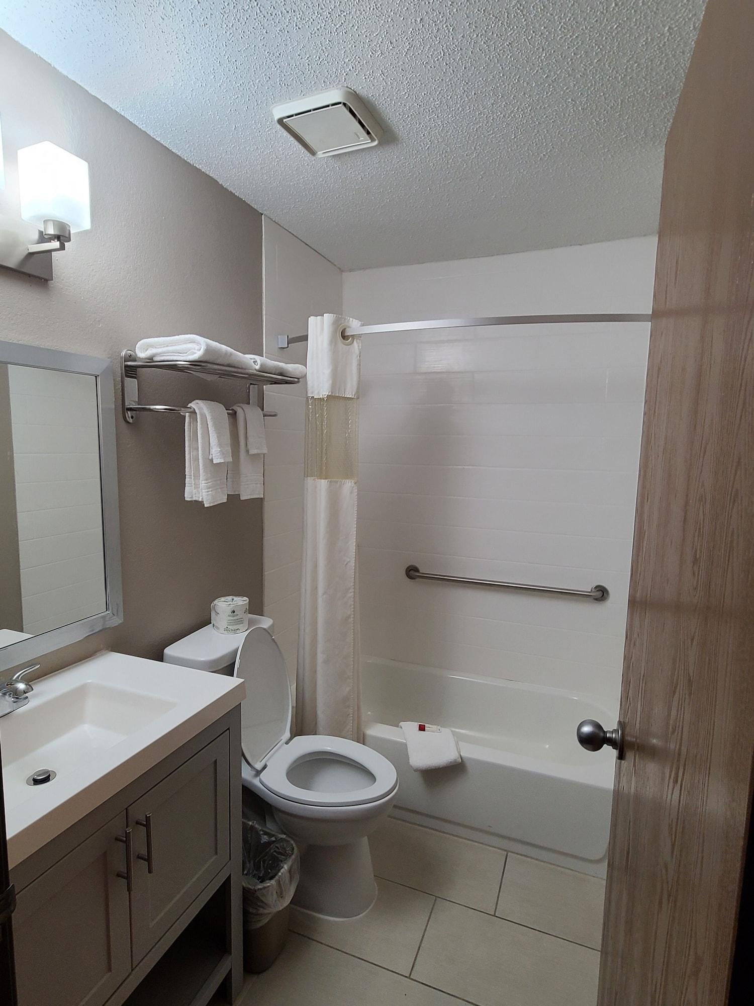 Super 8 By Wyndham Bedford Hotell Eksteriør bilde
